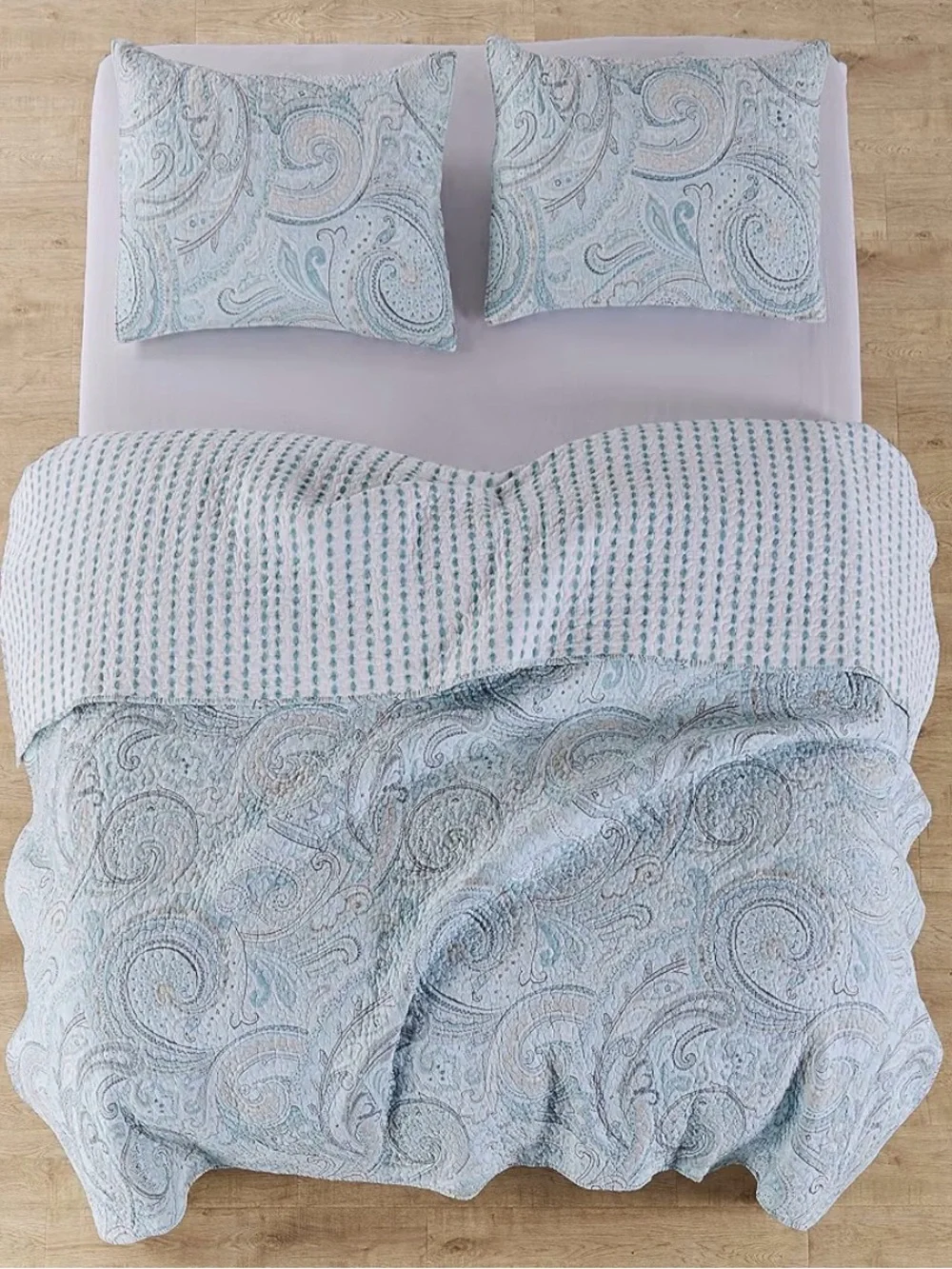 Levtex Home spruce spa quilt king set.